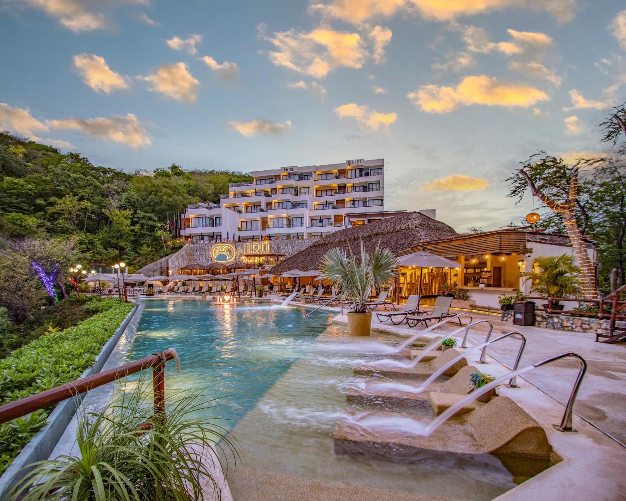 Niru Ocean Suites By Binniguenda Santa Cruz Huatulco Extérieur photo
